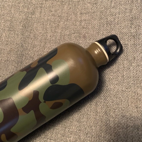 SIGG Switzerland Camo Metal Water Bottle Detached Top Army - Picture 2 of 7